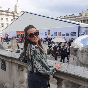 Meet your Posher, Layla